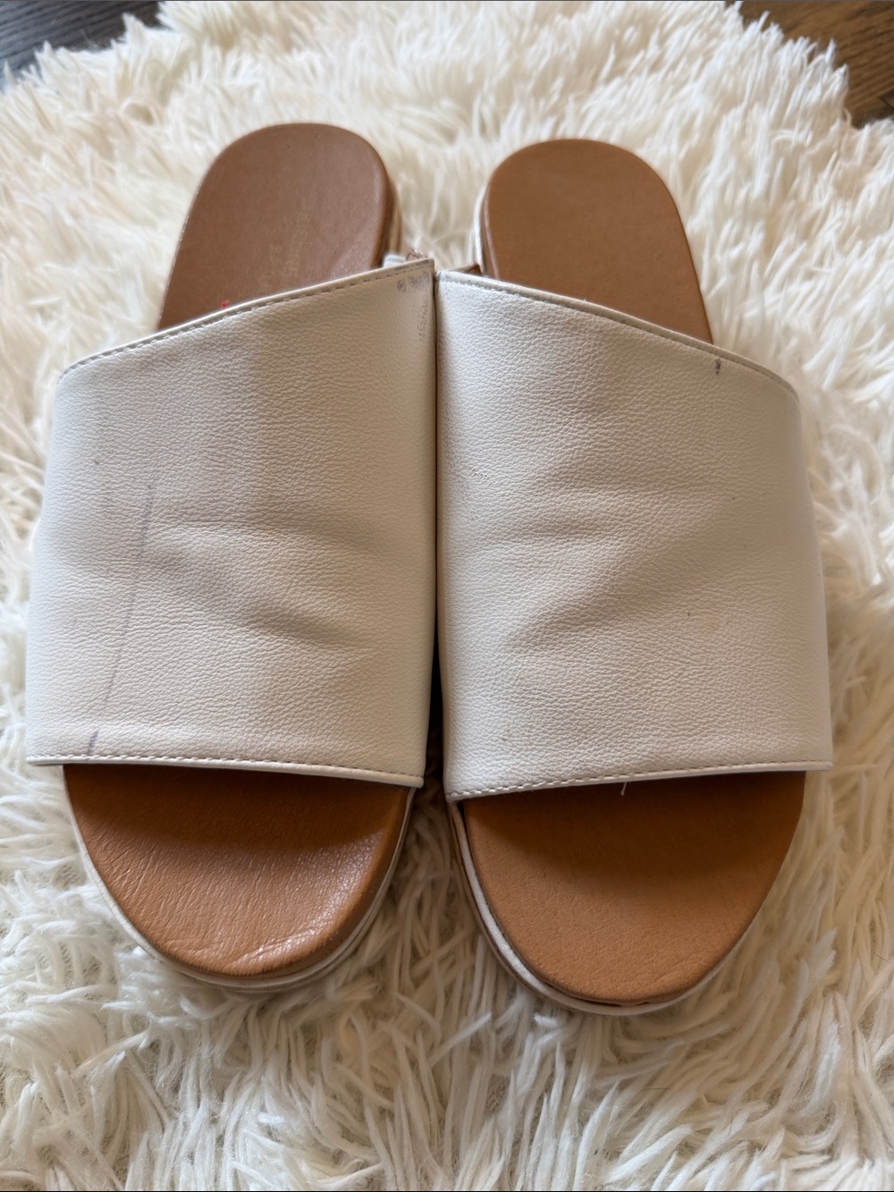 Adrienne Vittadini White Slide Sandals with Tan Footbed